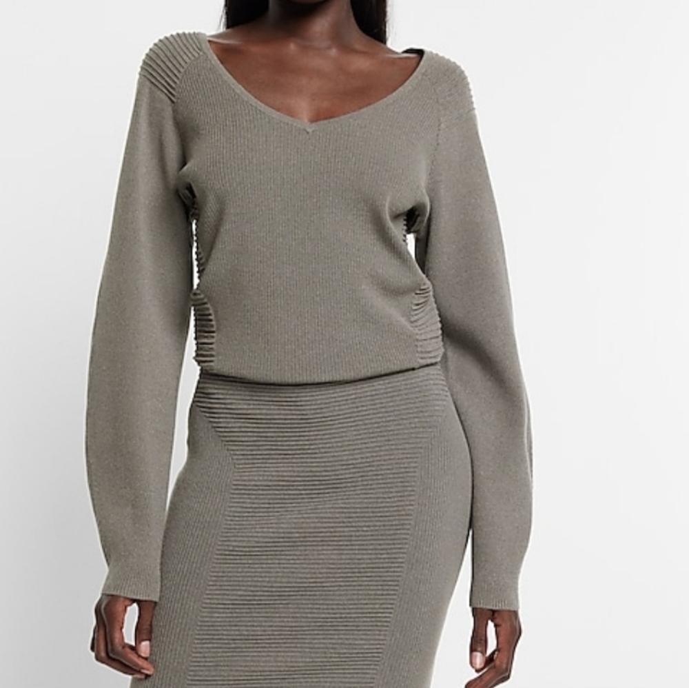 Express XS Ribbed Gray V-Neck Sweater